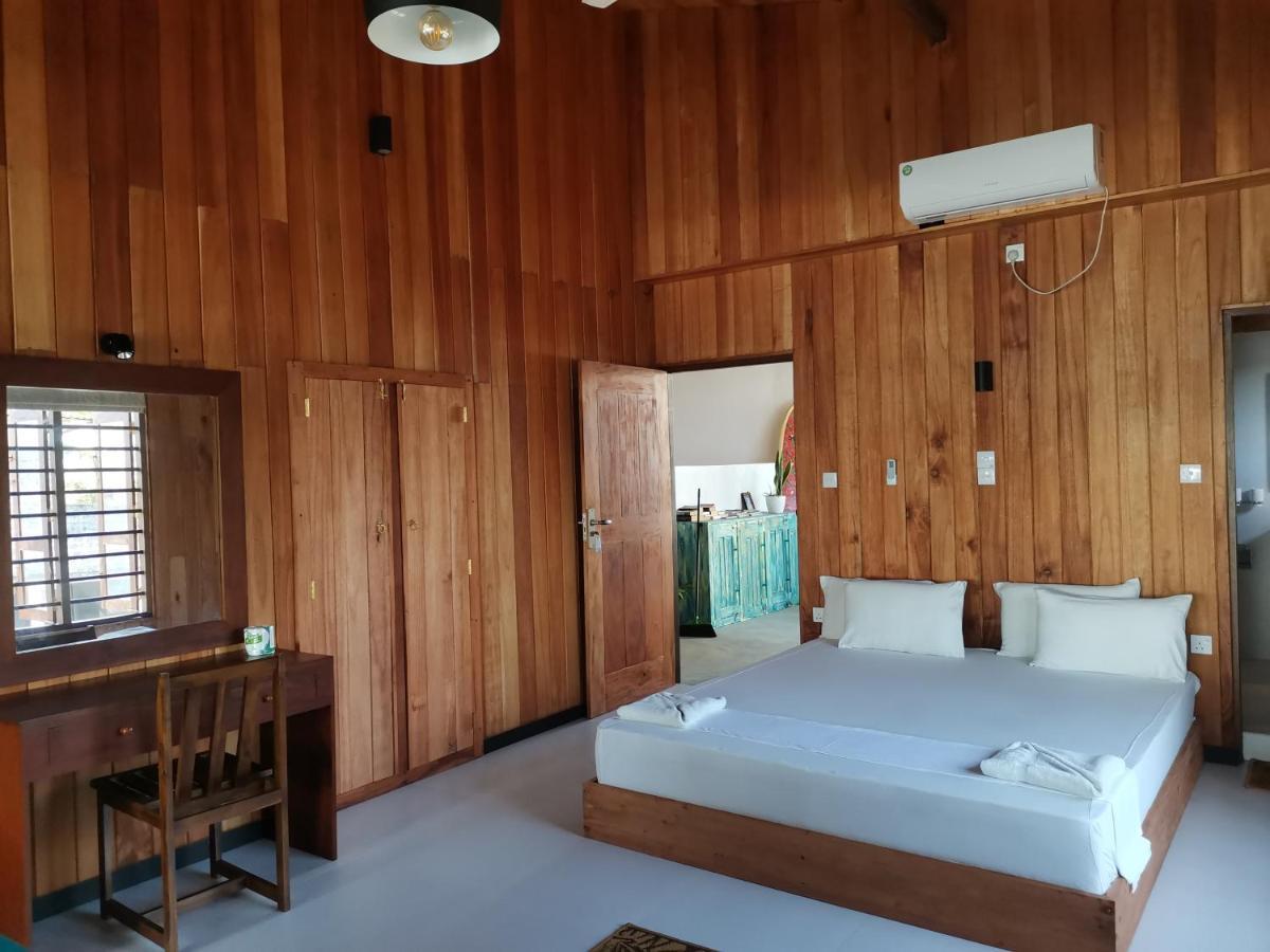 Mountain Wave Hotel And Surfshop Hikkaduwa Esterno foto