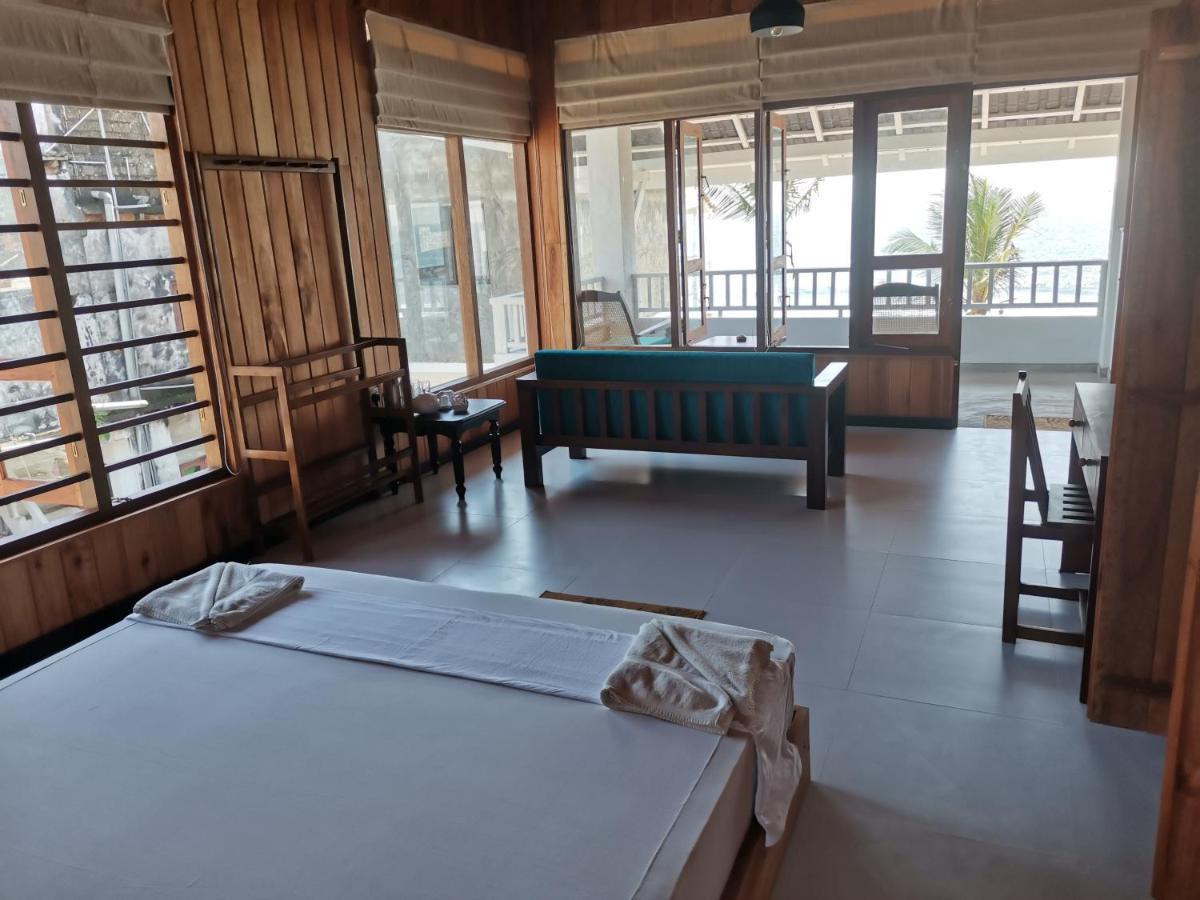 Mountain Wave Hotel And Surfshop Hikkaduwa Esterno foto