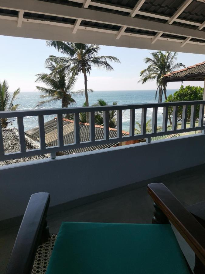 Mountain Wave Hotel And Surfshop Hikkaduwa Esterno foto
