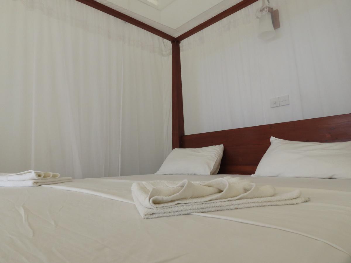 Mountain Wave Hotel And Surfshop Hikkaduwa Esterno foto