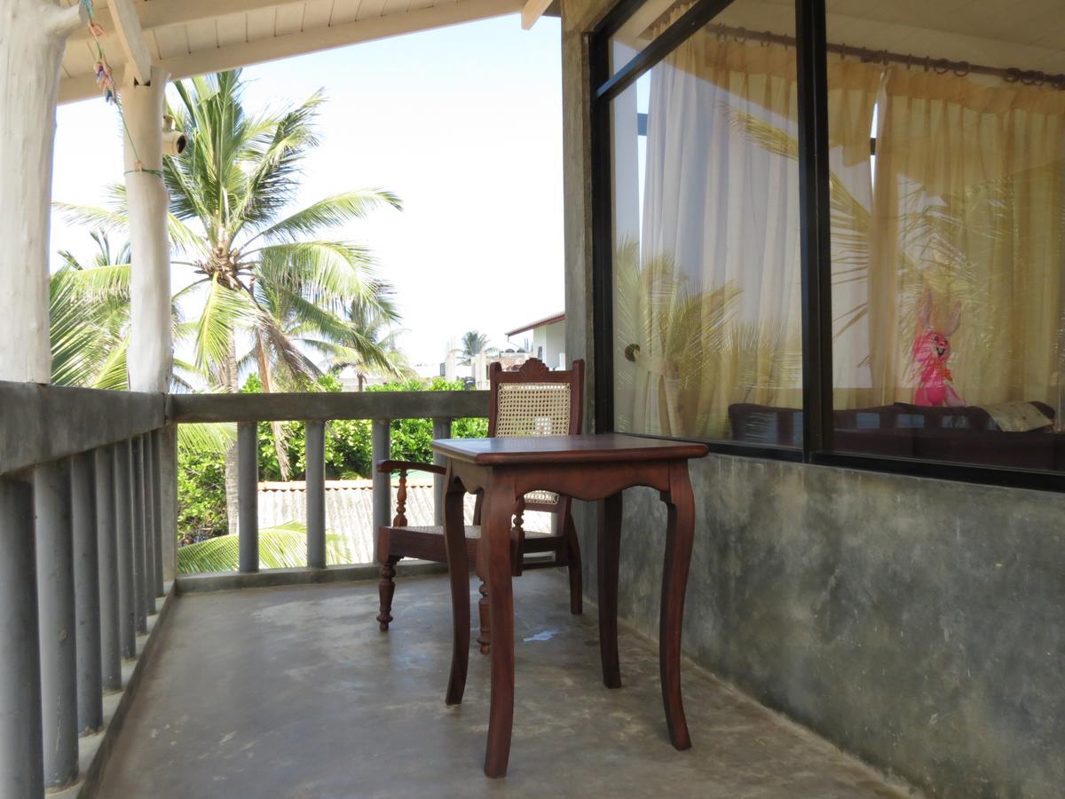Mountain Wave Hotel And Surfshop Hikkaduwa Esterno foto