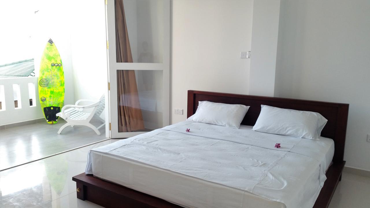Mountain Wave Hotel And Surfshop Hikkaduwa Esterno foto