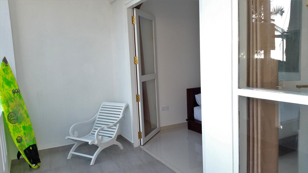 Mountain Wave Hotel And Surfshop Hikkaduwa Esterno foto